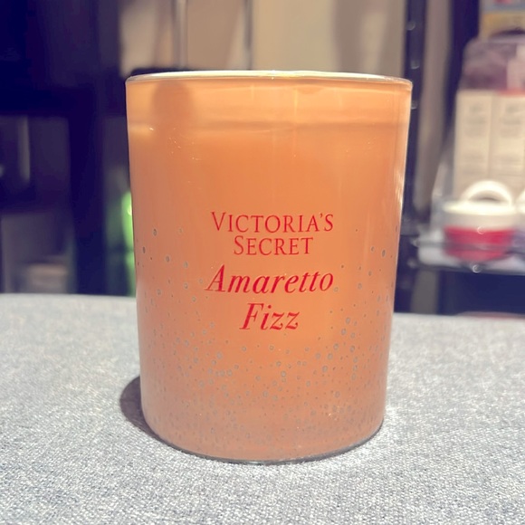 Victoria’s Secret Amaretto Fizz Single Wick Candle - Picture 1 of 3